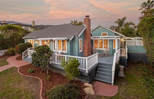 216 Ocean View Ave, Carpinteria, CA 93013-3024
