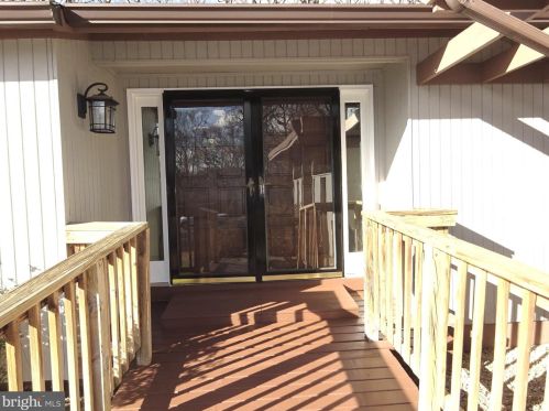 12322 Hollyhock Ct, Woodbridge VA  22192-2001 exterior
