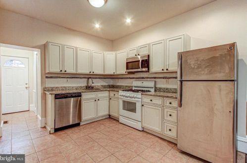 3235 13th St, Philadelphia PA  19148-0052 exterior