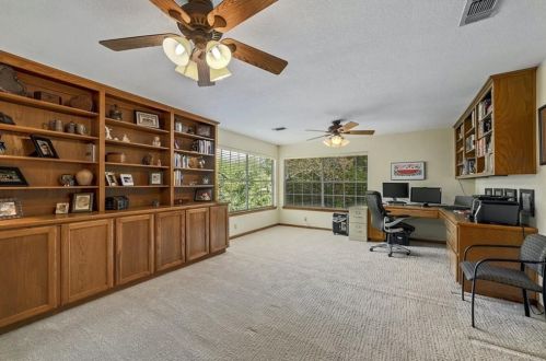 3918 Caney Crk Rd, Austin TX  78732-2216 exterior