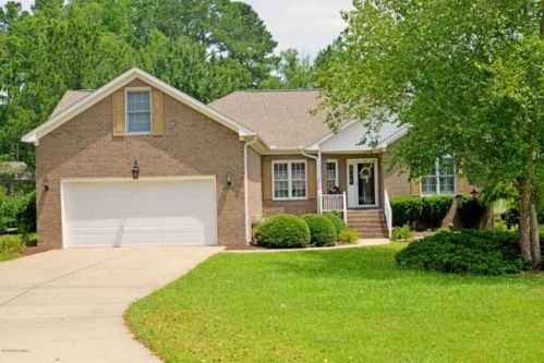 101 Fairview Ct, Chocowinity, NC 27817-8875