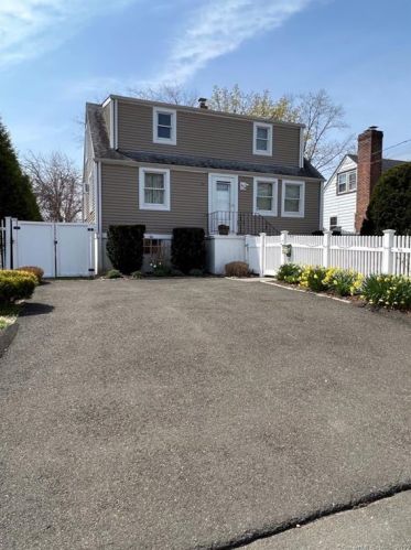 10 Sable St, Norwalk, CT 06854-4710