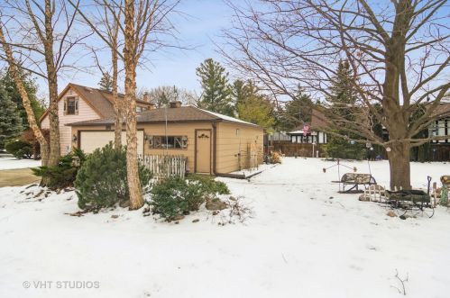 234 Graylynn Dr, Mount Prospect, IL 60056-2750