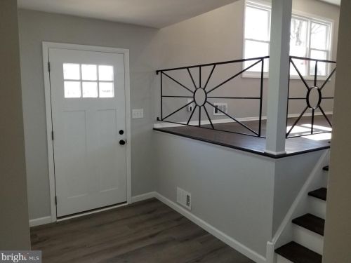 7 Aster Rd, Trenton, NJ 08690-2101