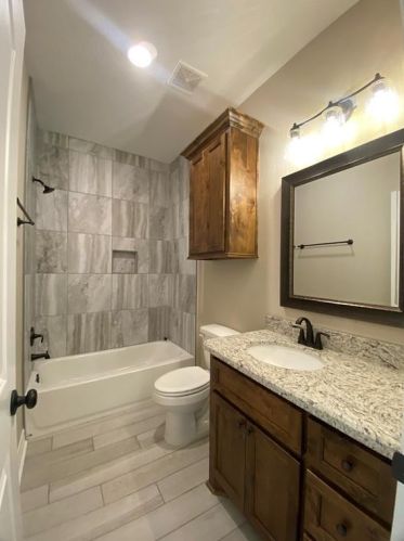 216 Shannon St, Angleton TX 77515-3088 exterior