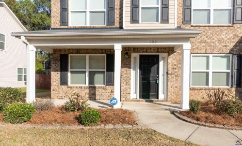 100 Arbor Crk, Warner Robins GA  31093-8957 exterior