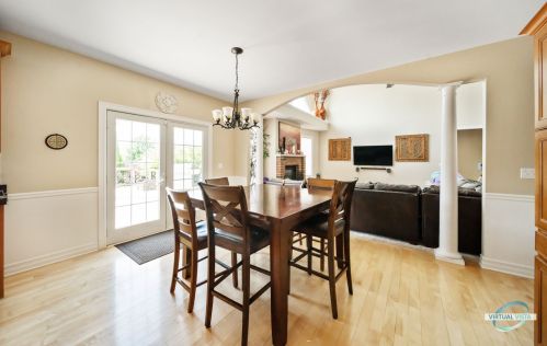 2247 Luther Lowell Ln, Sycamore IL  60178-8751 exterior