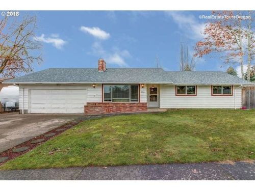 2301 Willow Dr, Newberg OR  97132-1450 exterior