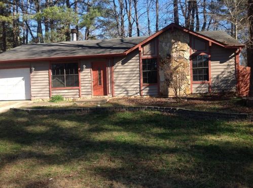 991 Mainstreet Lake Dr, Stone Mountain, GA 30088-2347