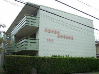 1627 Young St, Honolulu HI  96826-2045 exterior