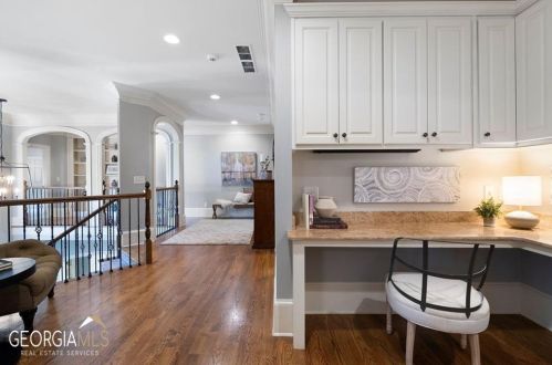 555 Glenmanor Ct, Atlanta GA  30328-4270 exterior