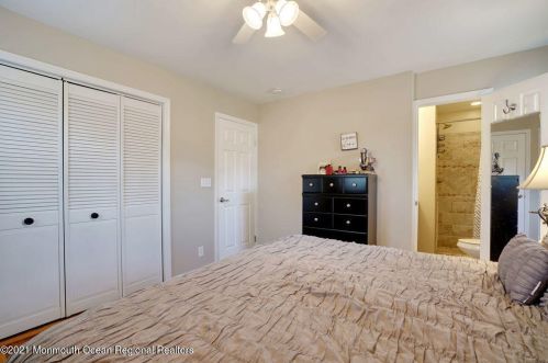 46 Walnut Ave, Tinton Falls NJ 07701-6146 exterior