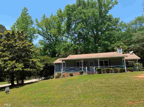 910 Curry Cir, Conyers GA  30094-2710 exterior
