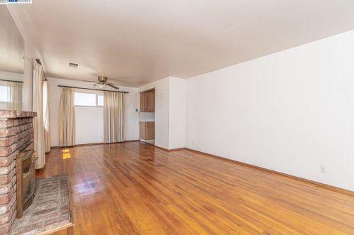 1036 Sunset Dr, Livermore, CA 94551-1826