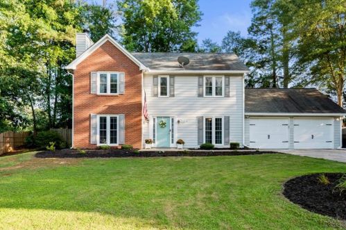 611 Sutton Way, Marietta, GA 30064-2557