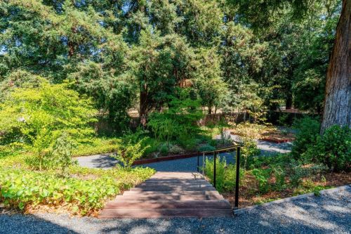 605 Dora Ave, Ukiah CA 95482-3926 exterior