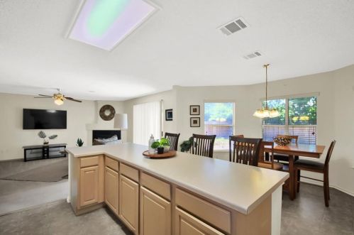 1423 Bradbury Ln, Austin TX  78753-7303 exterior