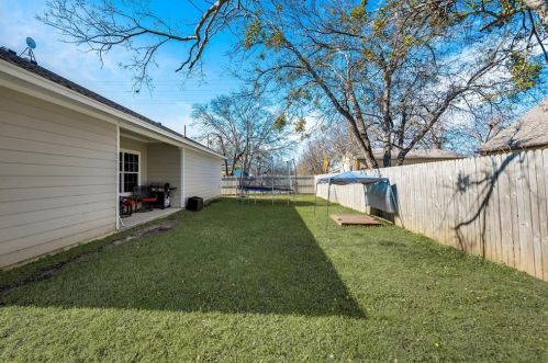 209 3 St, Valley View TX 76272-5403 exterior