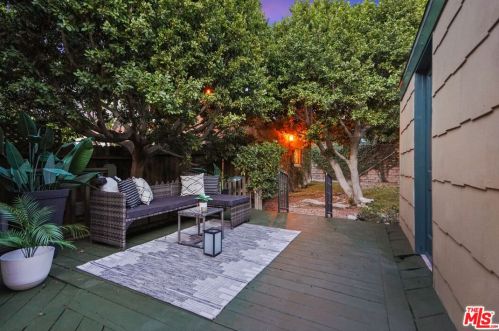 1212 Cedar St, Glendale CA  91207-1427 exterior
