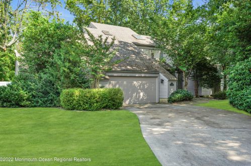 407 Brandywine Ave, Lacey, NJ 08731-1653
