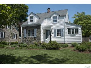 129 Eastlawn St, Fairfield, CT 06824-6478