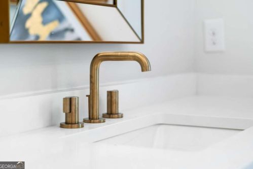 2731 Arden Rd, Atlanta GA  30305-1913 exterior