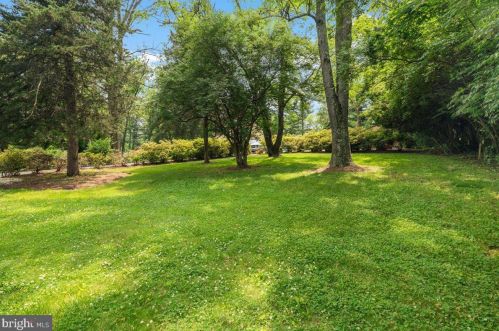 1 Teak Ln, Princeton NJ 08540-4724 exterior