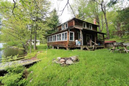 10 Shoreline Dr, Carroll, NH 03598-3730