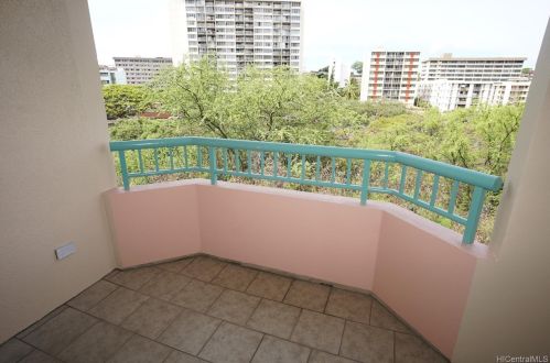 1080 Ala Napunani St, Honolulu HI  96818-1783 exterior