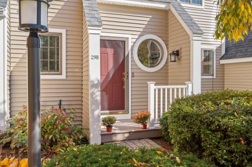 29 Gables Dr, Laconia, NH 03246-4085