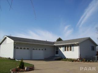 307 Parkway Dr, Pekin IL  61554-3030 exterior