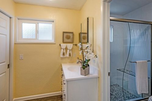 1800 Crater Lk Ave, Milpitas CA 95035-6608 exterior