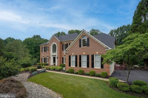 13751 Balmoral Greens Ave, Clifton, VA 20124-2803