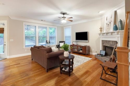 2035 Hatteras Way, Atlanta GA  30318-1084 exterior