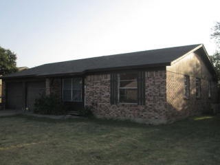 713 Globe Ave, Fort Worth TX  76131-1136 exterior