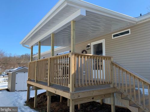 174 Westbrook Dr, Ephrata, PA 17522-9543