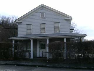 62 Pleasant St, Waterbury, CT 06706-1325