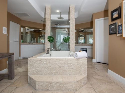 53 Harbour Pt Cir, Fort Worth TX  76179-3256 exterior