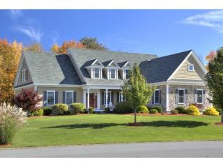 8 Winslow Dr, Atkinson, NH 03811-2572