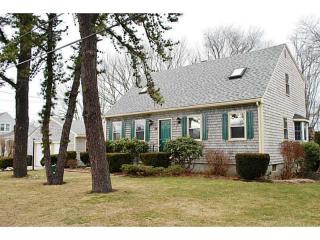 24 Sachem St, Warren, RI 02885-2128