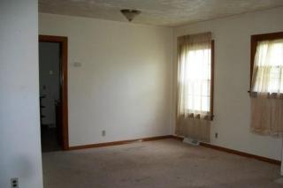 4815 Seneca St, Wichita, KS 67204-2622