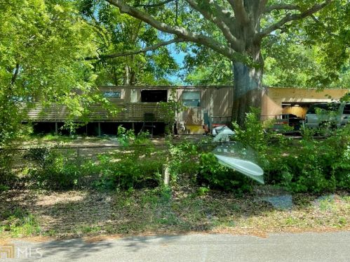 10 Caroline Dr, Stockbridge, GA 30281-4664