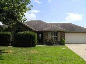 109 Elm St, Centerton, AR 72719-8984