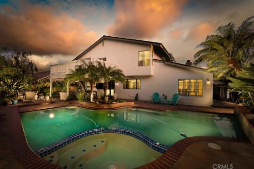 21501 Countryside Dr, El Toro, CA 92630-6557