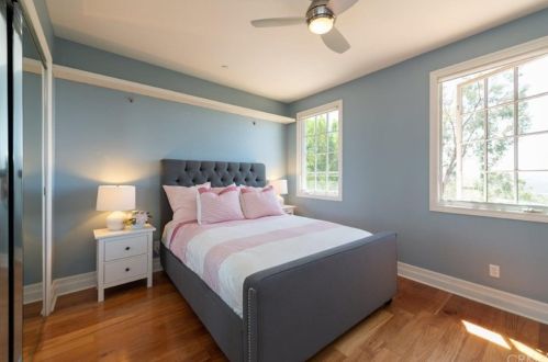 37 Blue Smt, Irvine CA  92603-0168 exterior