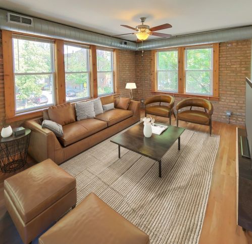4300 Whipple St, Chicago, IL 60618-1316