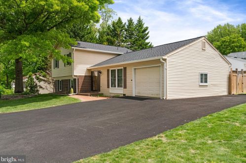 7797 Newington Woods Dr, Springfield VA  22153-2234 exterior