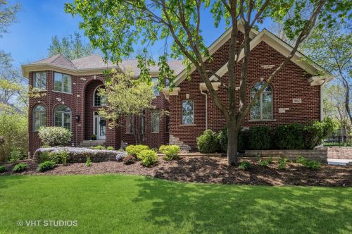 860 Reserve Ct, South Elgin, IL 60177-3309