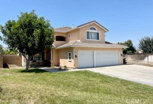 2185 Harris St, Colton, CA 92324-7524