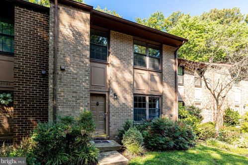 2024 Headlands Cir, Herndon, VA 20191-3637